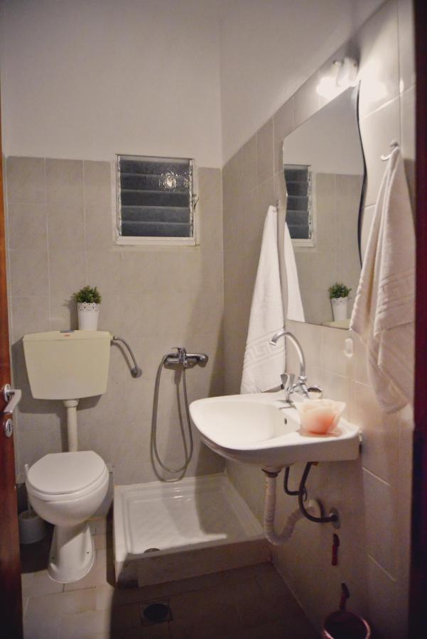 Hotel Mikes Nea Kallikrateia Экстерьер фото